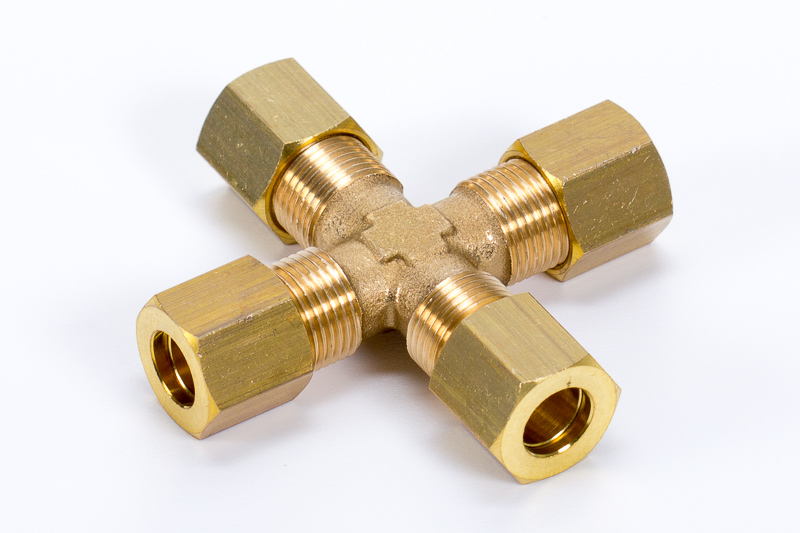 4-fold compression fitting connectors