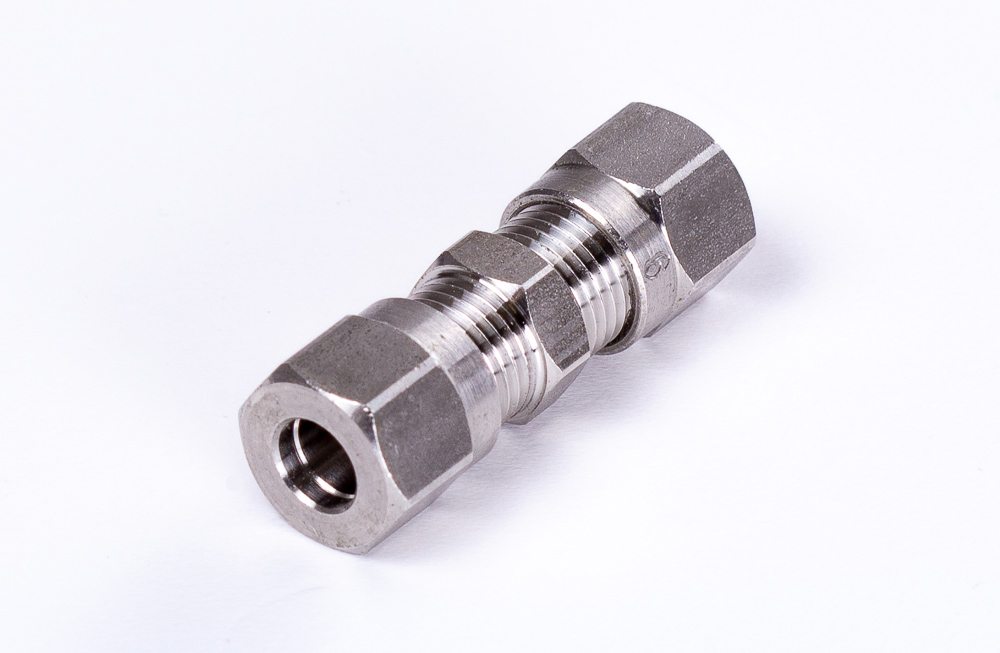 Straight compression fitting connectors