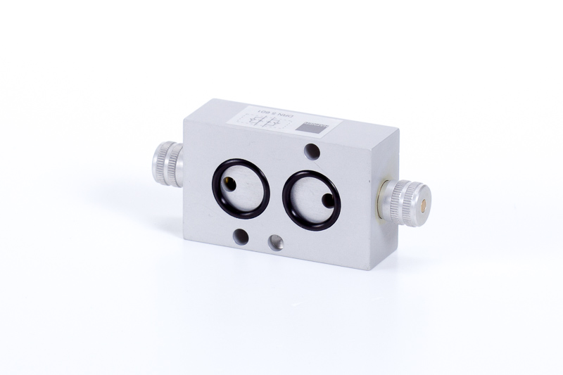 Flow regulator plates